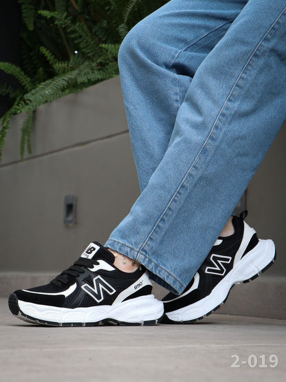 New Balance 890